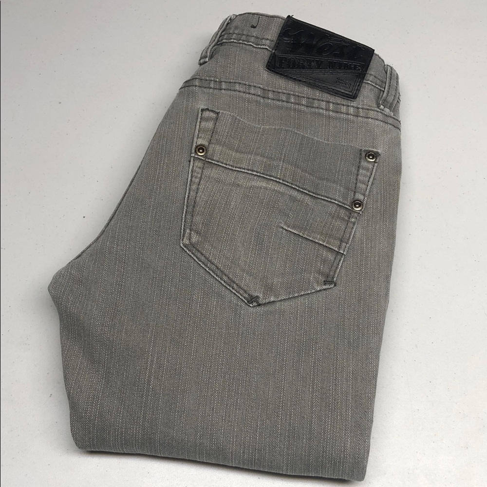 LIKE NEW WEST 49 GRAY JOEY SLIM JEANS 28x28 ⭐️
